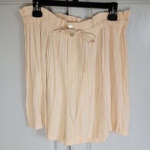 Express Womens shorts Crinkly flowy pull on cream peach size M